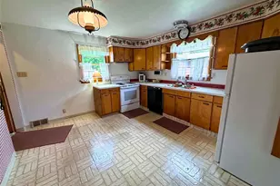 1398 S Center St Ext, Pine Township, PA 16127 - Photo 9