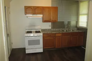 1200 Holmes St, McKees Rocks, PA 15136 - Photo 7