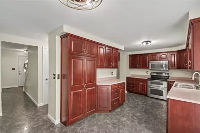 149 Briarwood Ln, Cranberry Township, PA 16066 - Photo 5