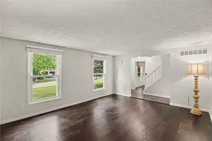 149 Briarwood Ln, Cranberry Township, PA 16066 - Photo 3