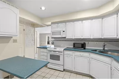 4677 Bayard St #204, Pittsburgh, PA 15213 - Photo 17