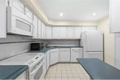 4677 Bayard St #204, Pittsburgh, PA 15213 - Photo 15