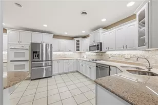 403 Cherry Hill Dr, Collier Township, PA 15142 - Photo 9
