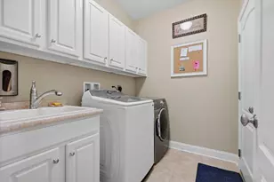 1503 Torrey Pine Dr, Adams Township, PA 16046 - Photo 19