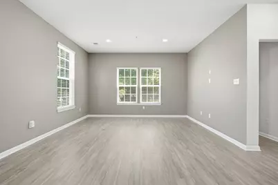 2405 Pointe View Dr, Adams Township, PA 16046 - Photo 11