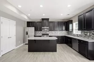 2405 Pointe View Dr, Adams Township, PA 16046 - Photo 17