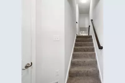 2405 Pointe View Dr, Adams Township, PA 16046 - Photo 7