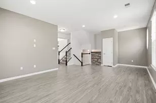 2405 Pointe View Dr, Adams Township, PA 16046 - Photo 7