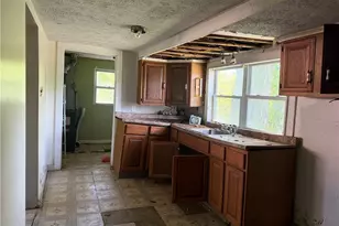 1585 Mercer Rd, Franklin Township, PA 16117 - Photo 11