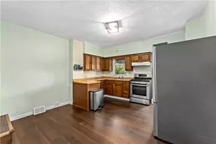 4426 Milgate St, Pittsburgh, PA 15224 - Photo 9