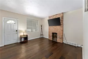 4426 Milgate St, Pittsburgh, PA 15224 - Photo 3