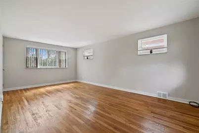 1309 Jefferson Heights Rd, Wilkins Township, PA 15235 - Photo 5