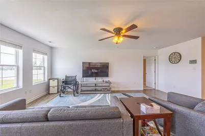 1012 Colonial Dr, Menallen Township, PA 15401 - Photo 11