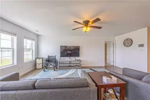 1012 Colonial Dr, Menallen Township, PA 15401 - Photo 11