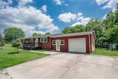 19 Hazel St, Burrel-Blacklick, PA 15717 - Photo 3