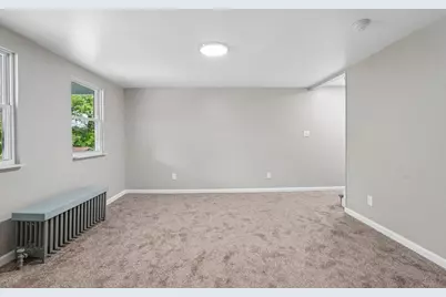 560 Mortimer Avenue, Wilkins Township, PA 15145 - Photo 9