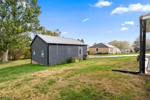 718 Gladden Rd, Canonsburg, PA 15317 - Photo 7