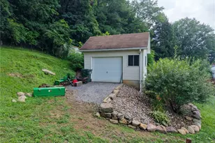 232 Hazen Ave, Ellwood City, PA 16117 - Photo 35