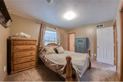 232 Hazen Ave, Ellwood City, PA 16117 - Photo 13