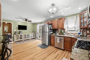 259 Meadowdell Dr, Pittsburgh, PA 15227 - Photo 15