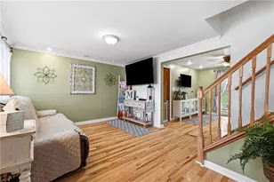 259 Meadowdell Dr, Pittsburgh, PA 15227 - Photo 3