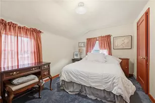 1076 Greenlawn Dr, Green Tree, PA 15220 - Photo 15