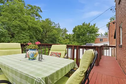 1076 Greenlawn Drive, Green Tree, PA 15220 - Photo 19