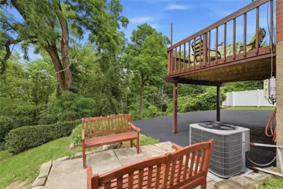 1076 Greenlawn Drive, Green Tree, PA 15220 - Photo 21