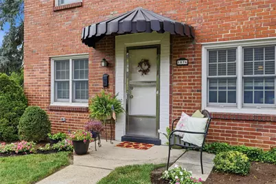 1076 Greenlawn Drive, Green Tree, PA 15220 - Photo 3