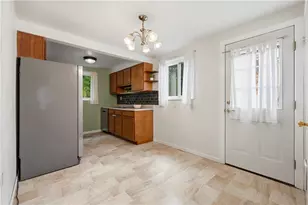 724 Rose Ln, Baldwin Twp, PA 15234 - Photo 5