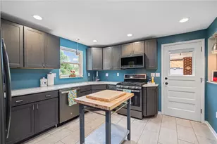 1253 Beagle Dr, Bethel Park, PA 15102 - Photo 9