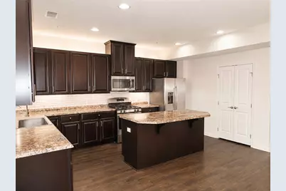1000 Grey Fox Cir, Collier Township, PA 15017 - Photo 9