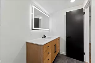 721 Sara Ln, Pittsburgh, PA 15147 - Photo 15