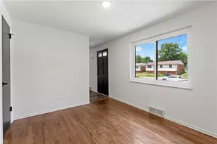 721 Sara Ln, Pittsburgh, PA 15147 - Photo 5