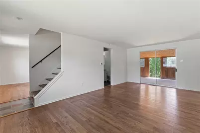721 Sara Ln, Pittsburgh, PA 15147 - Photo 3