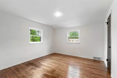 721 Sara Ln, Pittsburgh, PA 15147 - Photo 17