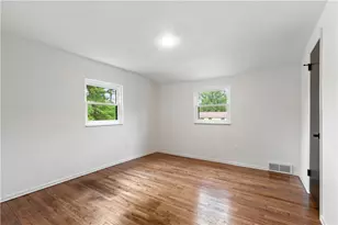 721 Sara Ln, Pittsburgh, PA 15147 - Photo 17