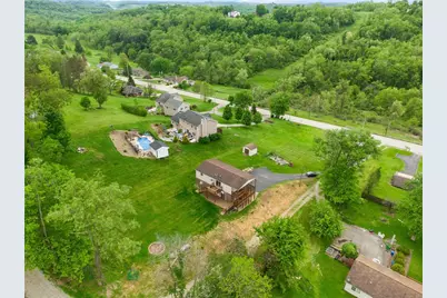 1495 E Beau St, South Strabane, PA 15301 - Photo 5