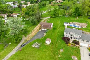 1495 E Beau St, South Strabane, PA 15301 - Photo 3