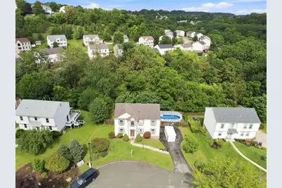 457 Lynn Ann Dr, Pittsburgh, PA 15068 - Photo 3