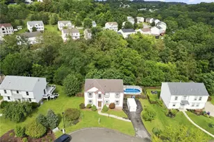 457 Lynn Ann Dr, Pittsburgh, PA 15068 - Photo 3