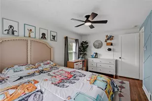 82 E Manilla Ave, Green Tree, PA 15220 - Photo 21