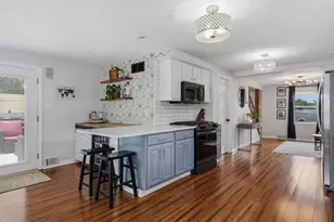 82 E Manilla Ave, Green Tree, PA 15220 - Photo 9