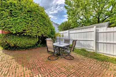 200 College Ave, Mt Pleasant Boro, PA 15666 - Photo 11