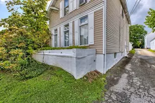 200 College Ave, Mt Pleasant Boro, PA 15666 - Photo 33