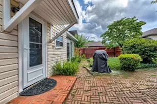 200 College Ave, Mt Pleasant Boro, PA 15666 - Photo 9