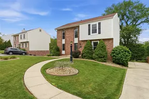 328 Whitney Chase Ln, North Huntingdon, PA 15642 - Photo 3