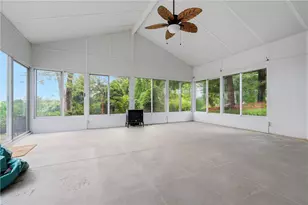 1733 Locust Rd, Pittsburgh, PA 15143 - Photo 25