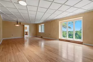 1733 Locust Rd, Pittsburgh, PA 15143 - Photo 17
