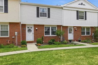 304 Countryside Dr, Robinson Twp, PA 15136 - Photo 3
